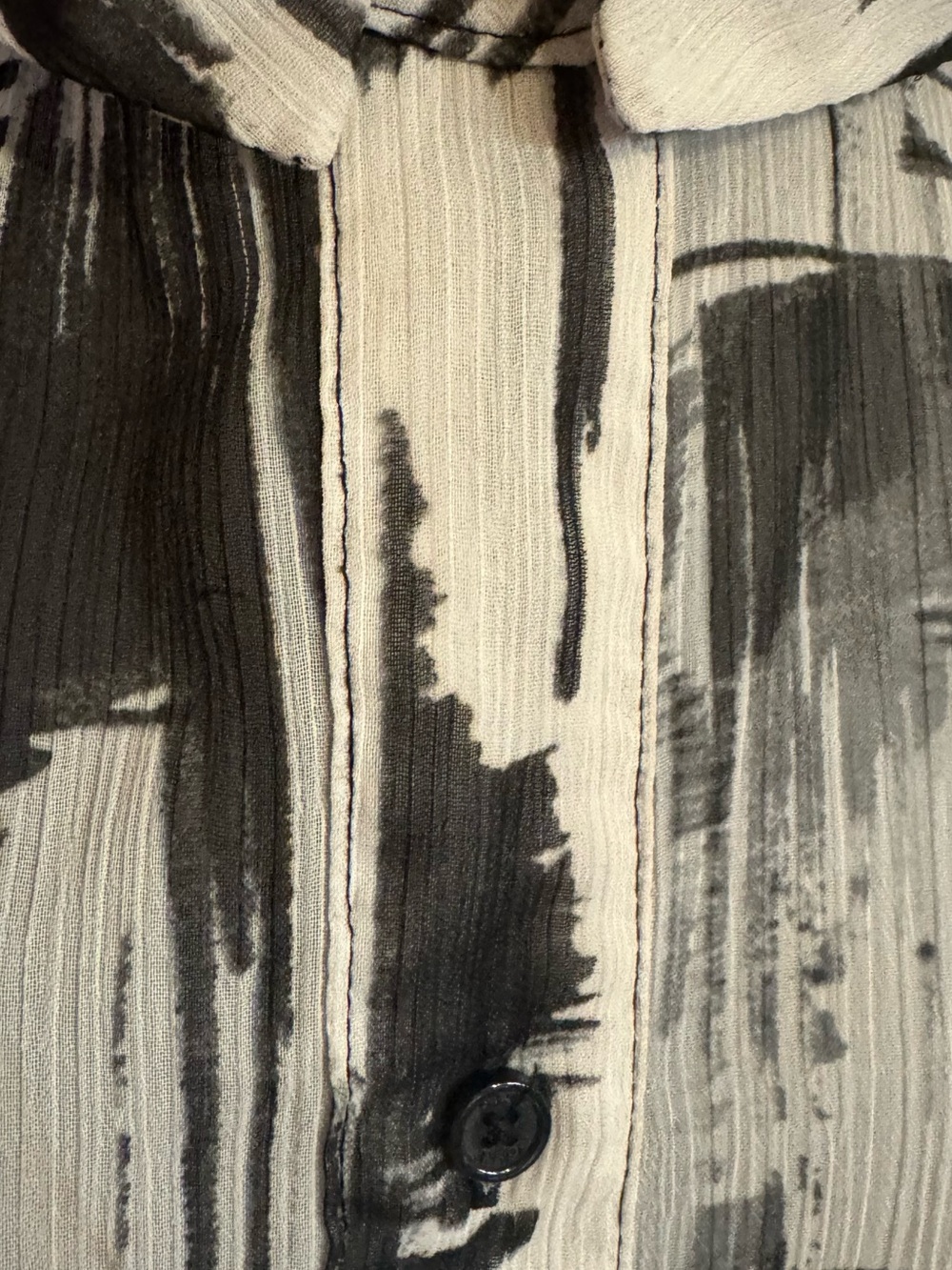 DKNY Black/Gray & White Abstract Brushstroke Button-Up Blouse  PLUS: 2X   #R - Picture 8 of 9